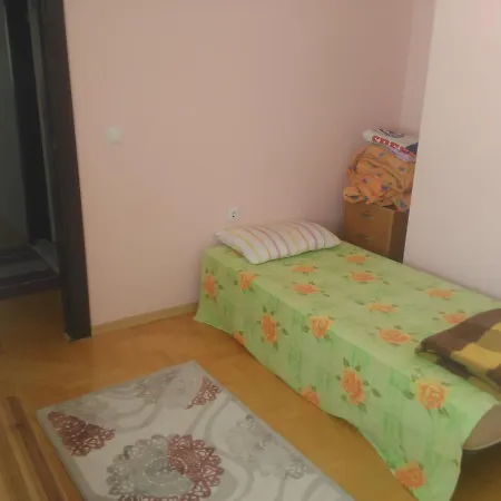 Appartamento 2033. Sokak *